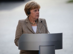 Merkel supports immediate implementation of sanctions against Russia