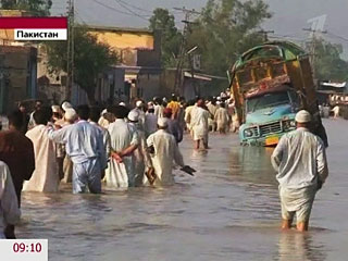 Pakistan flood deaths top 1,100