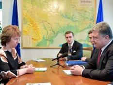 Early elections not to prevent ratification of agreement with EU in September - Poroshenko