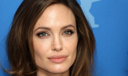 Jolie doesn`t want to be actress any more