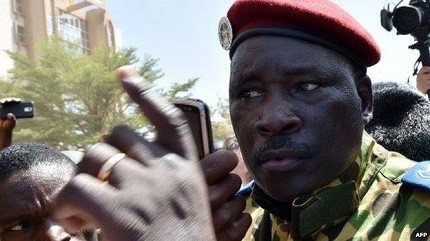 Burkina Faso: Opposition urges protest at army takeover