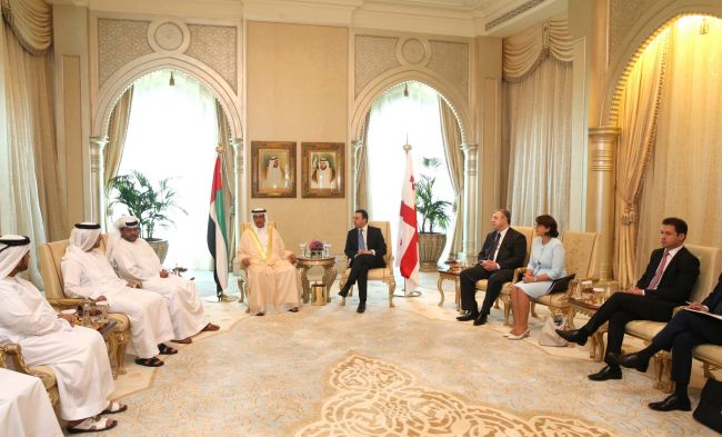 Prime Minister met the chief of Abu Dhabi Chamber of Commerce and Industry