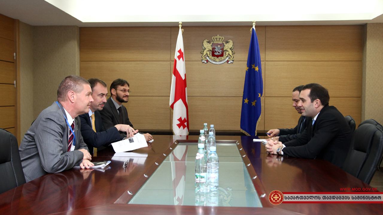 Irakli Alasania met EUMM representatives