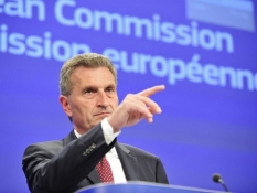 Oettinger agrees in Russia on trilateral meeting on gas