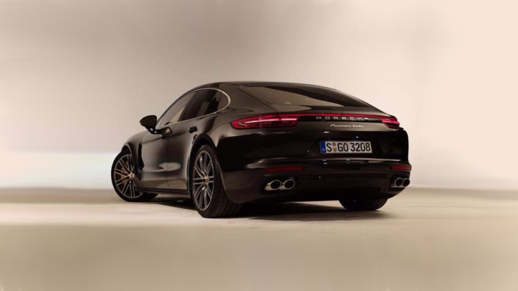 2017 Porsche Panamera leaked images