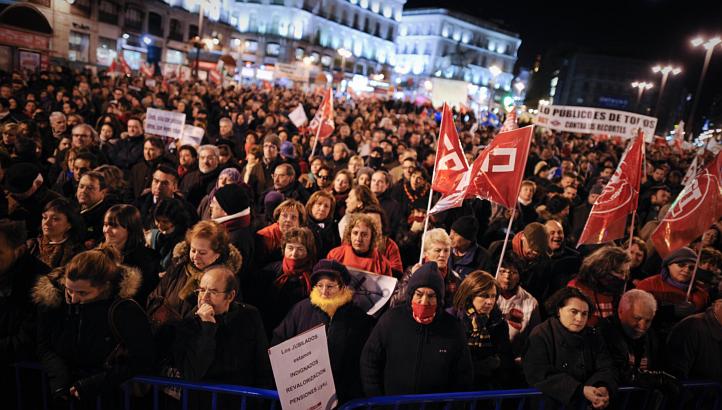 Thousands protest Madrid spending cuts