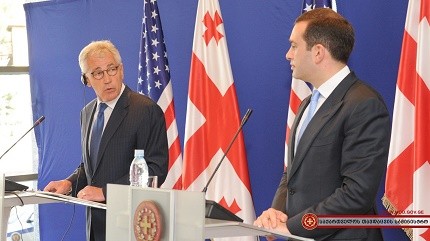 US Secretary of Defense supports integration of Georgia in NATO and calls for Russia to leave the territory of Georgia