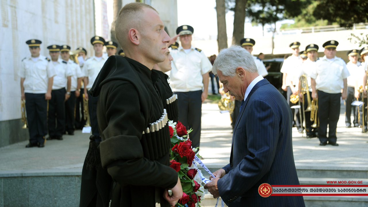 The US Secretary of Defense at the Heroes` Memorial 