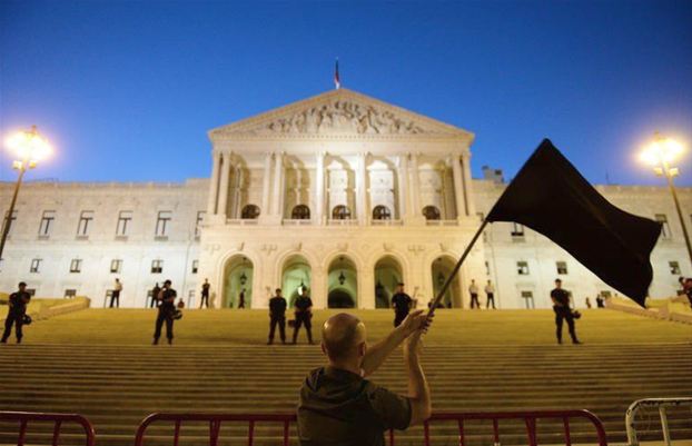 Police protest against austerity in Portugal