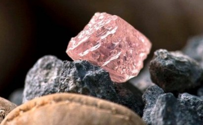 Australia`s largest rough pink diamond unearthed 