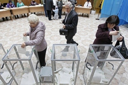 Ukrainians electing new Parliament