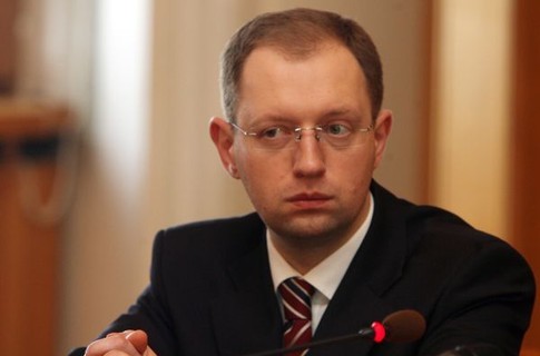 Yatsenyuk: Putin wants to restore Soviet Union