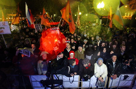 Moscow Activists Brave Frost to Raise Heat Ahead of Protest