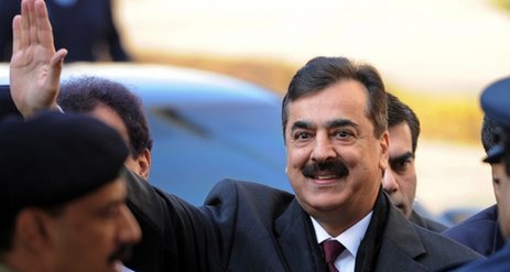 Pakistan PM Gilani appears at Supreme Court hearing