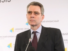 Pyatt says more Russian troops in eastern Ukraine