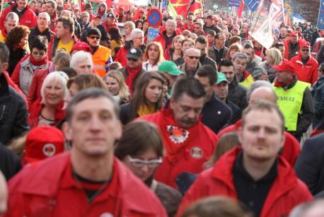 Thousands protest against Belgian Ford closure
